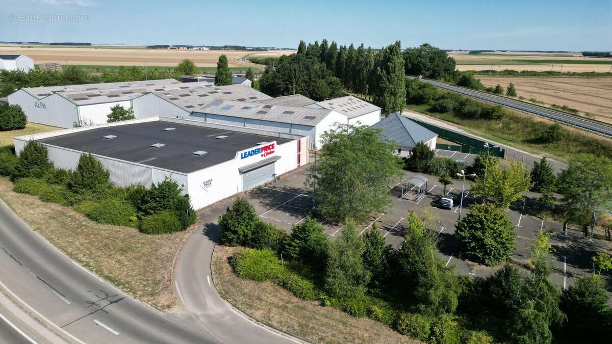 Commerce à BEAUVILLIERS