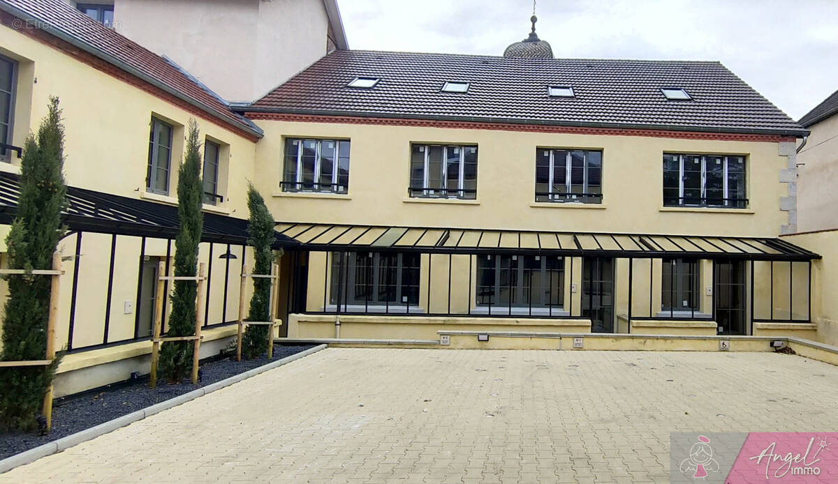 Appartement à BYANS-SUR-DOUBS