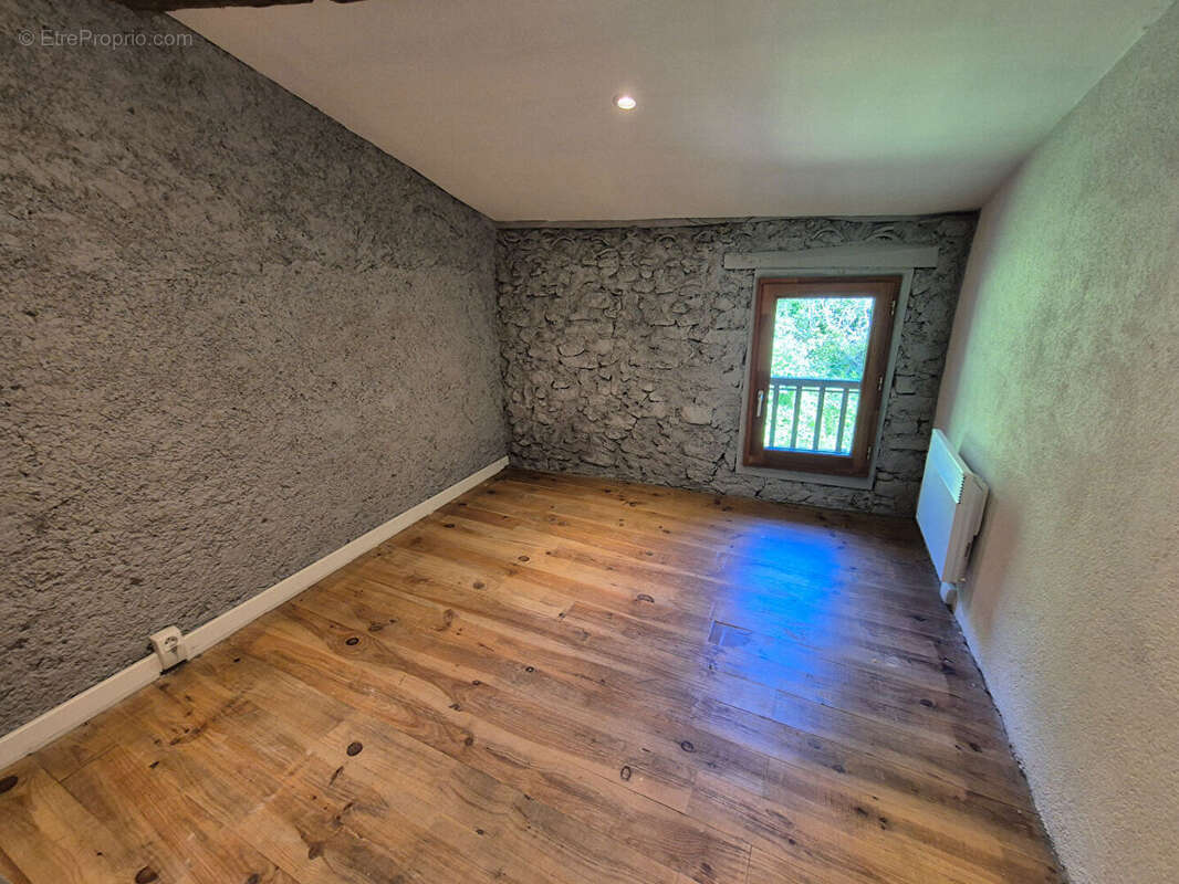 Maison Vallée de la barguillère 7 pièce(s) 150 m2 avec jardin de 996 m² - photo 10