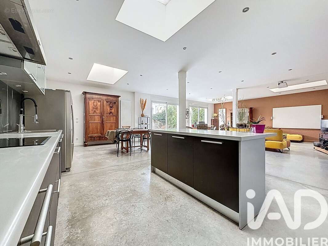 Photo 2 - Commerce à DIJON