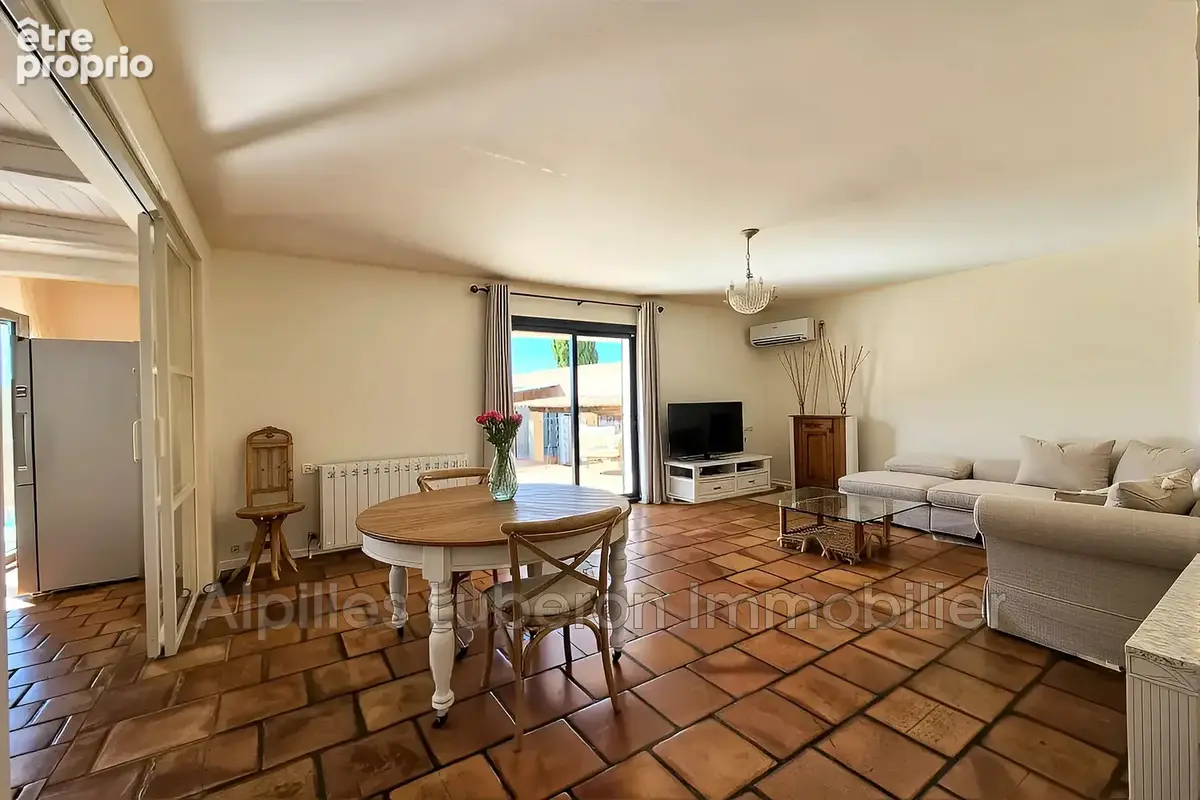 Maison 150 m² à Aureille  - photo 6