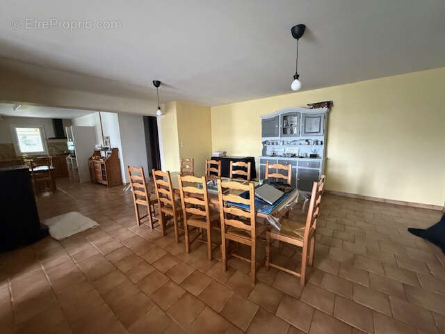 Maison à LA GENETOUZE