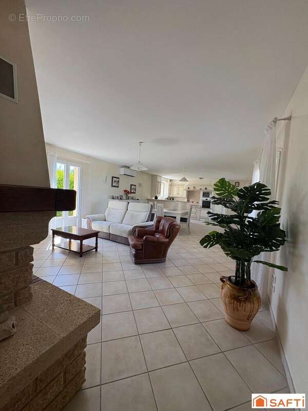 Maison 130 m² à Buisson  - photo 8