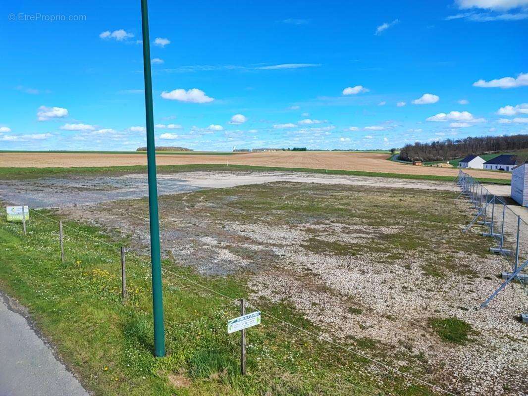 Terrain à SAINT-CAPRAIS