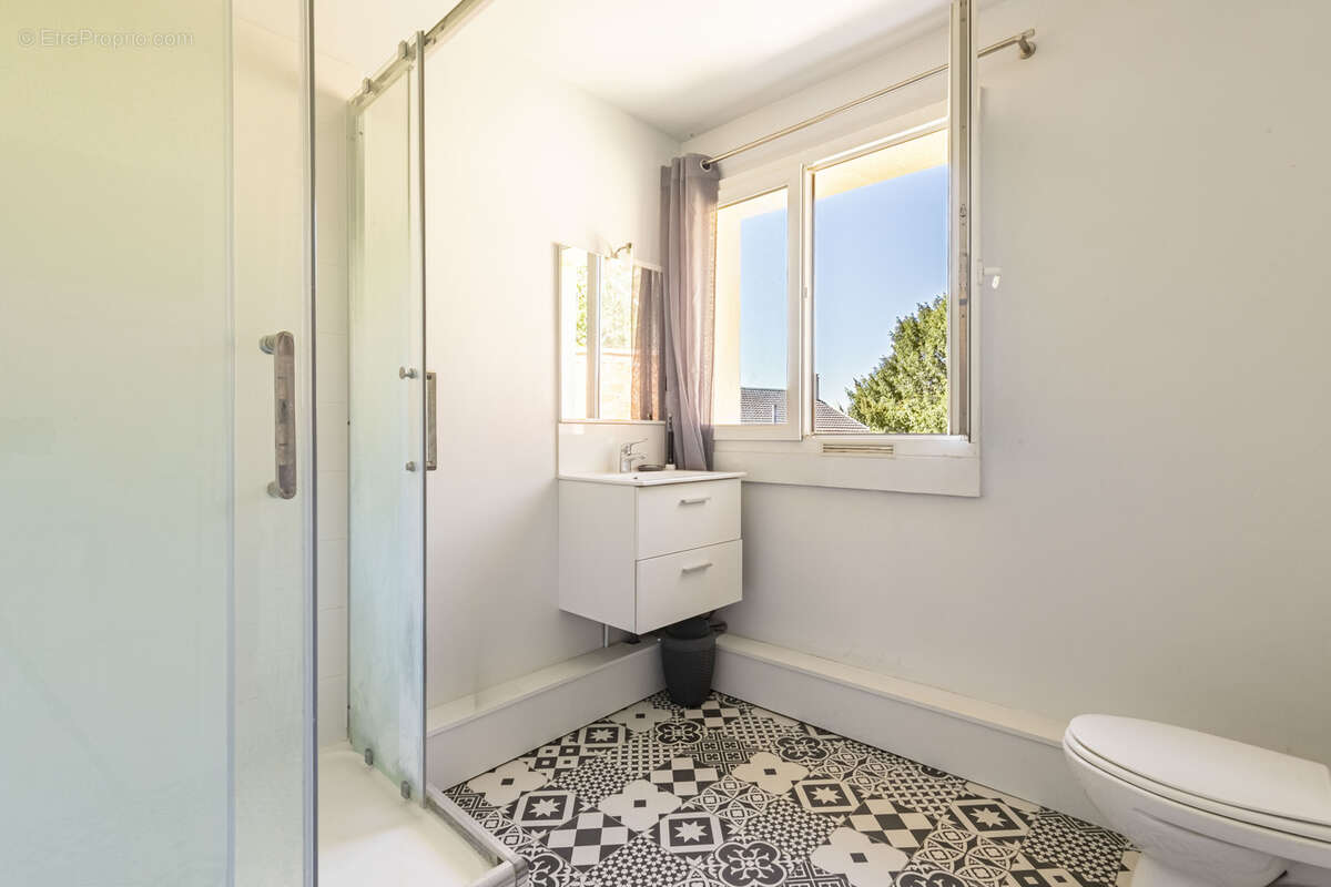 Maison 10 pièces - 202 m2 - Saint Germain en Laye - photo 18