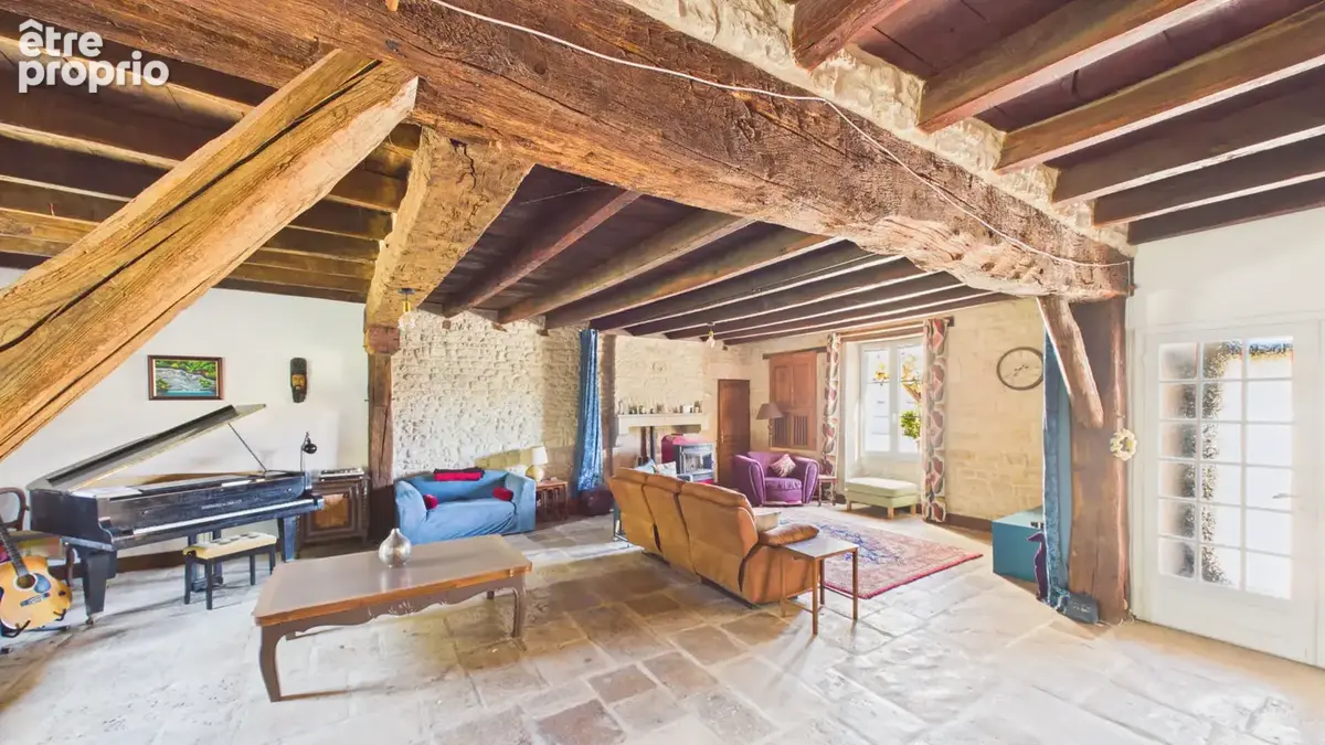 Exceptionnelle propriété de village avec gîte et piscine chauffée - Excellent potentiel de revenus - photo 4