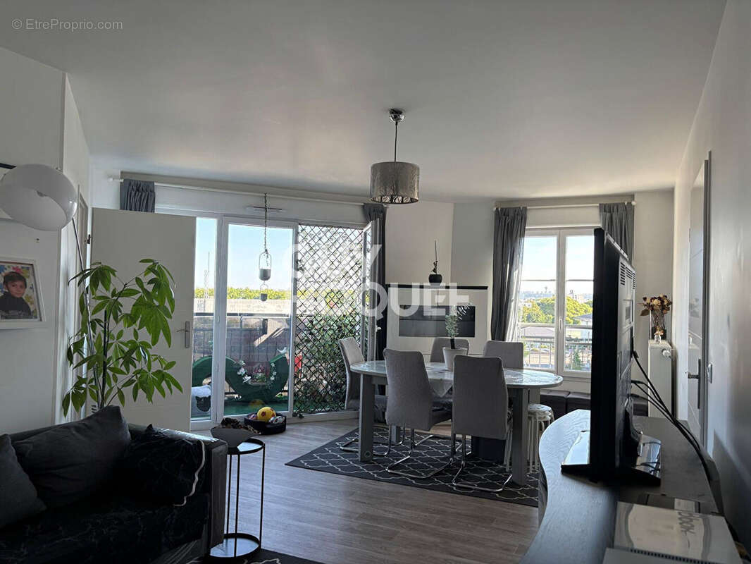 Appartement à LE BLANC-MESNIL