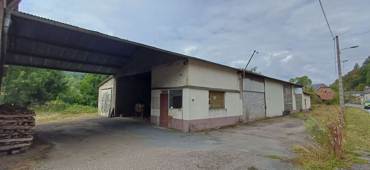 Ensemble de bâtiments - photo 3