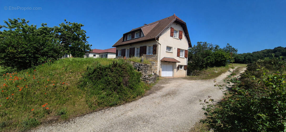 Maison à CREYS-MEPIEU
