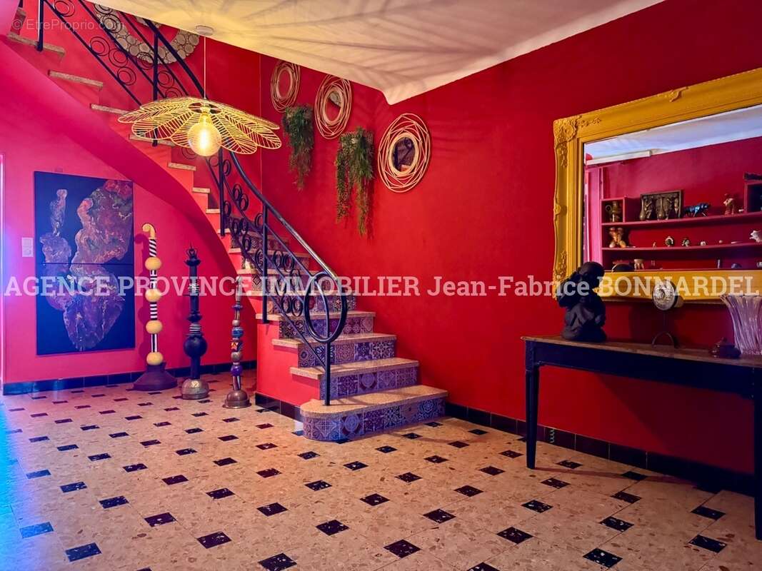 Maison à SAINTE-CECILE-LES-VIGNES