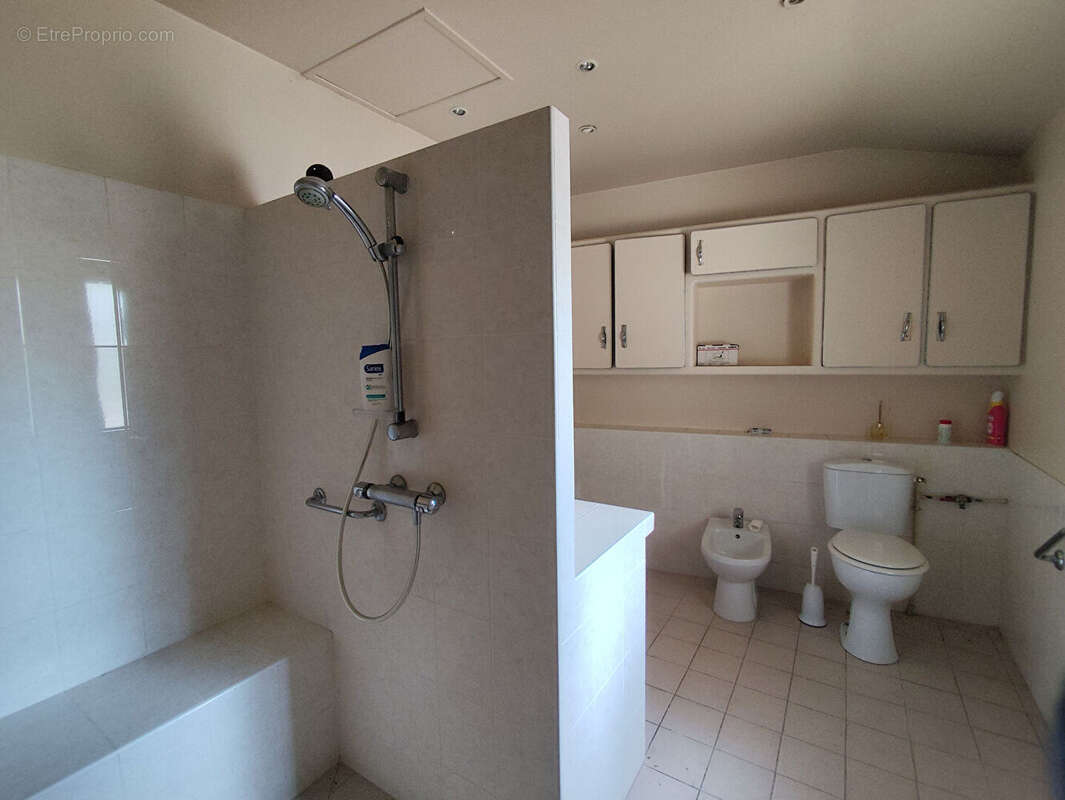 Maison 188 m² à Saint-Laurent-De-Ceris  - photo 5