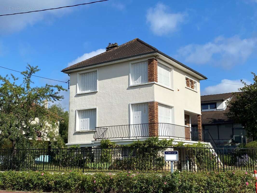 Maison à COMBS-LA-VILLE