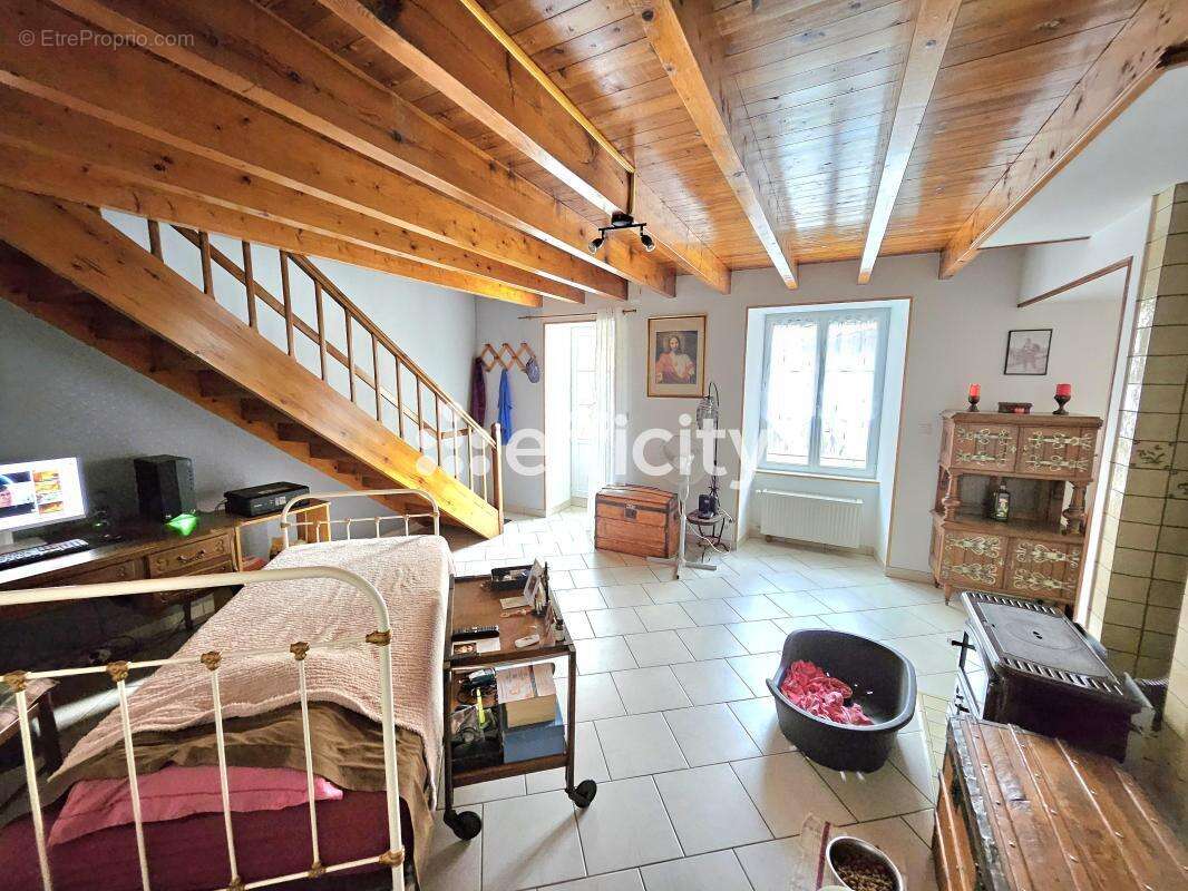 Maison 4 pièces 85 m² à vendre à Usson-Du-Poitou (86350) - photo 2