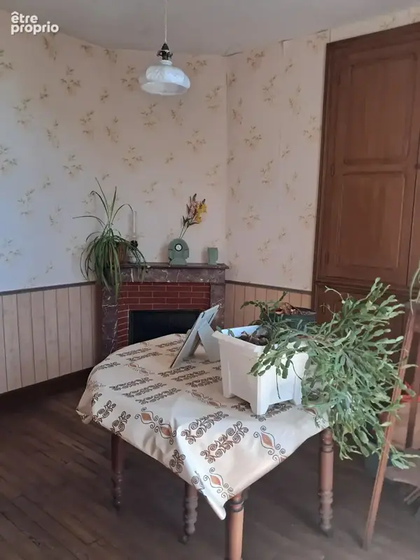 Bel ensemble immobilier avec 1,45 ha à saint-cyr-les-champagnes - photo 3