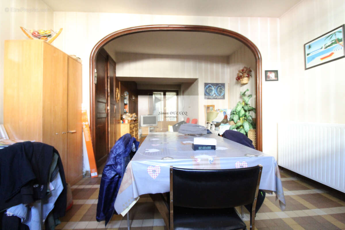 ENSEMBLE IMMOBILER : T4 ; T2 local commercial et grange - photo 13