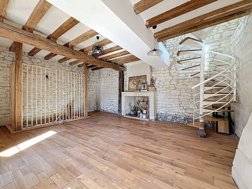 Maison à DOUE-LA-FONTAINE