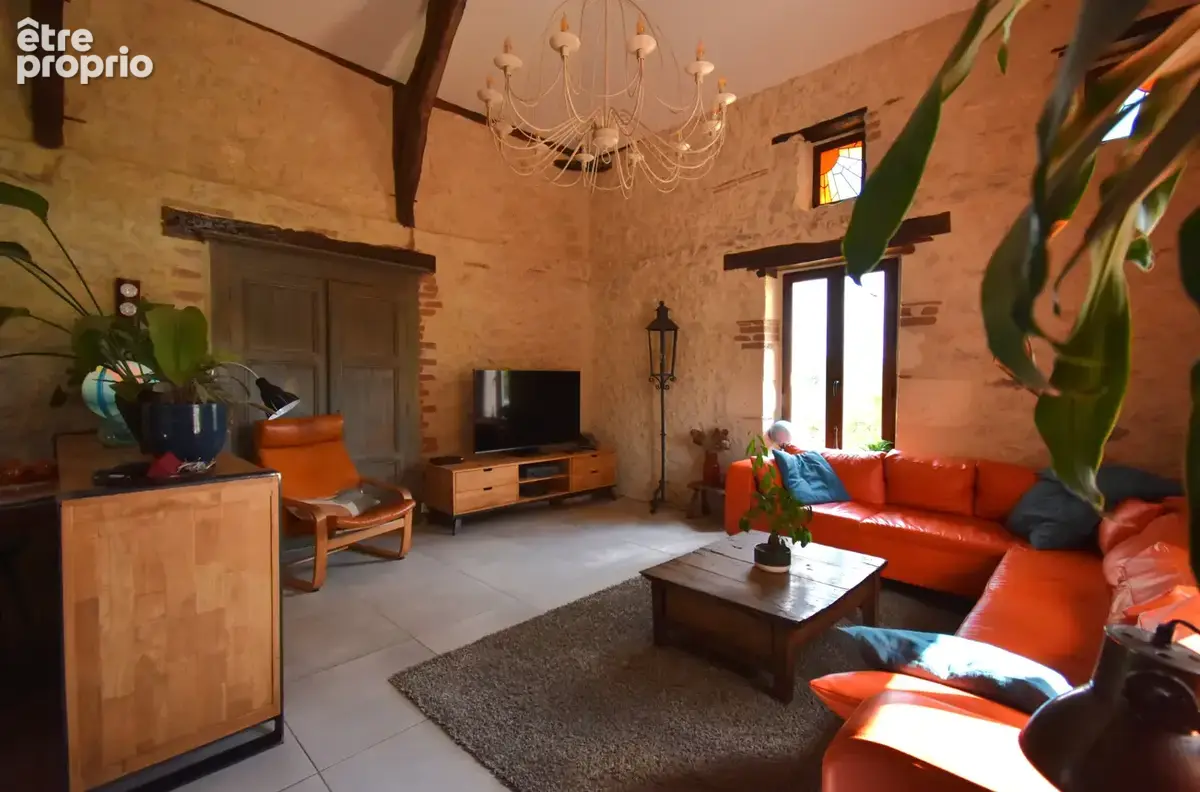 Très belle maison rénovée sur 8h avec terrain de loisir. - photo 13