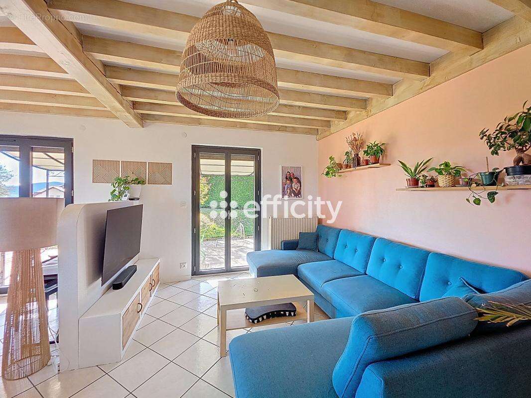 Maison à SAINT-ROMAIN-EN-JAREZ