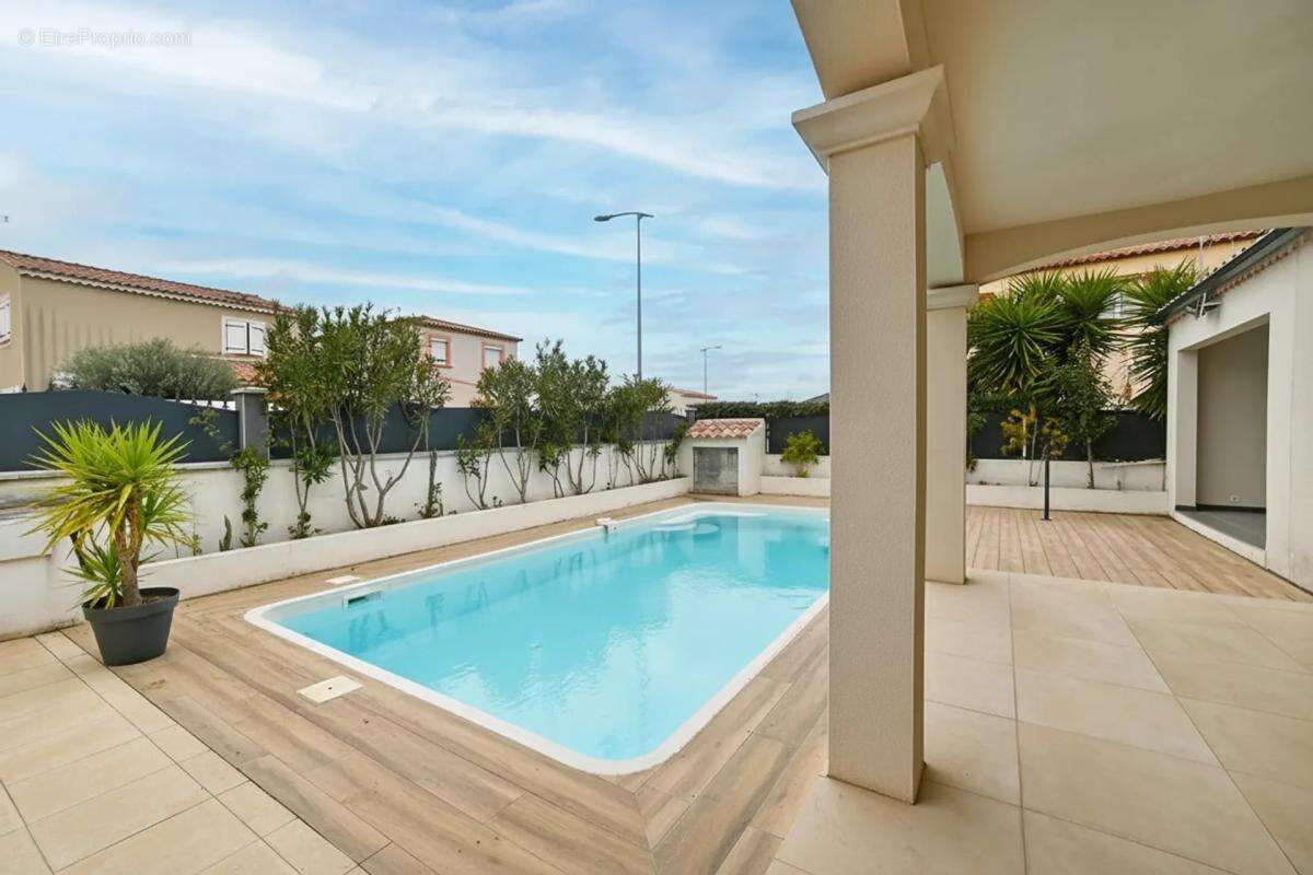 Maison à SAINT-GILLES