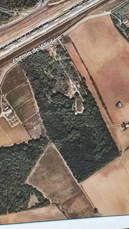 Terrain à MAUGUIO