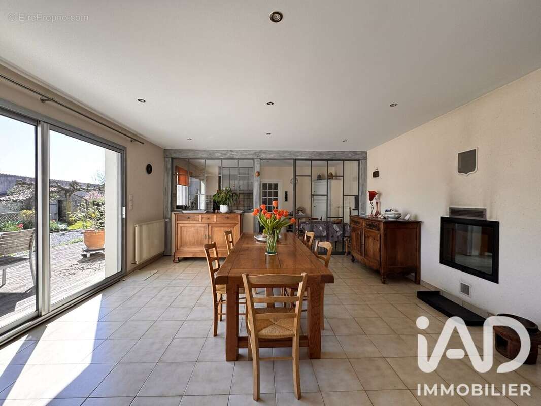 Maison 131 m² à Vouille-Les-Marais  - photo 6
