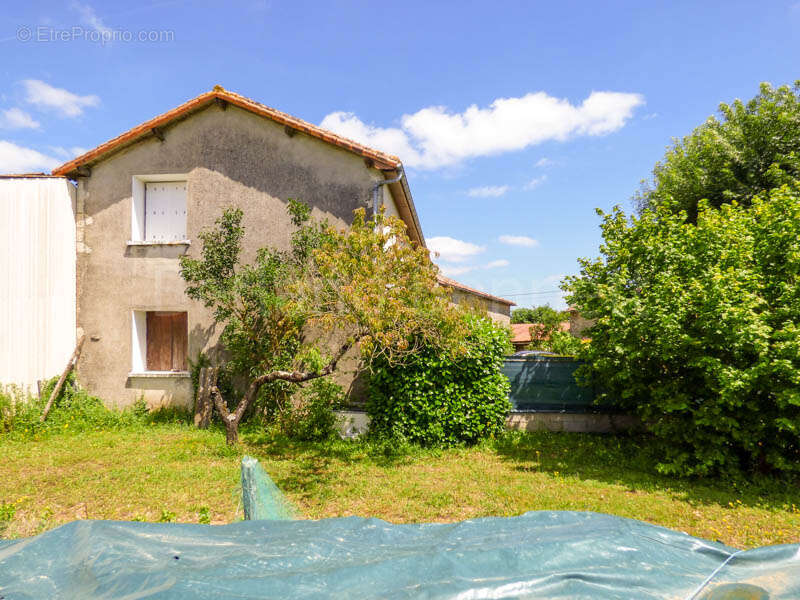 Maison à SAUZE-VAUSSAIS