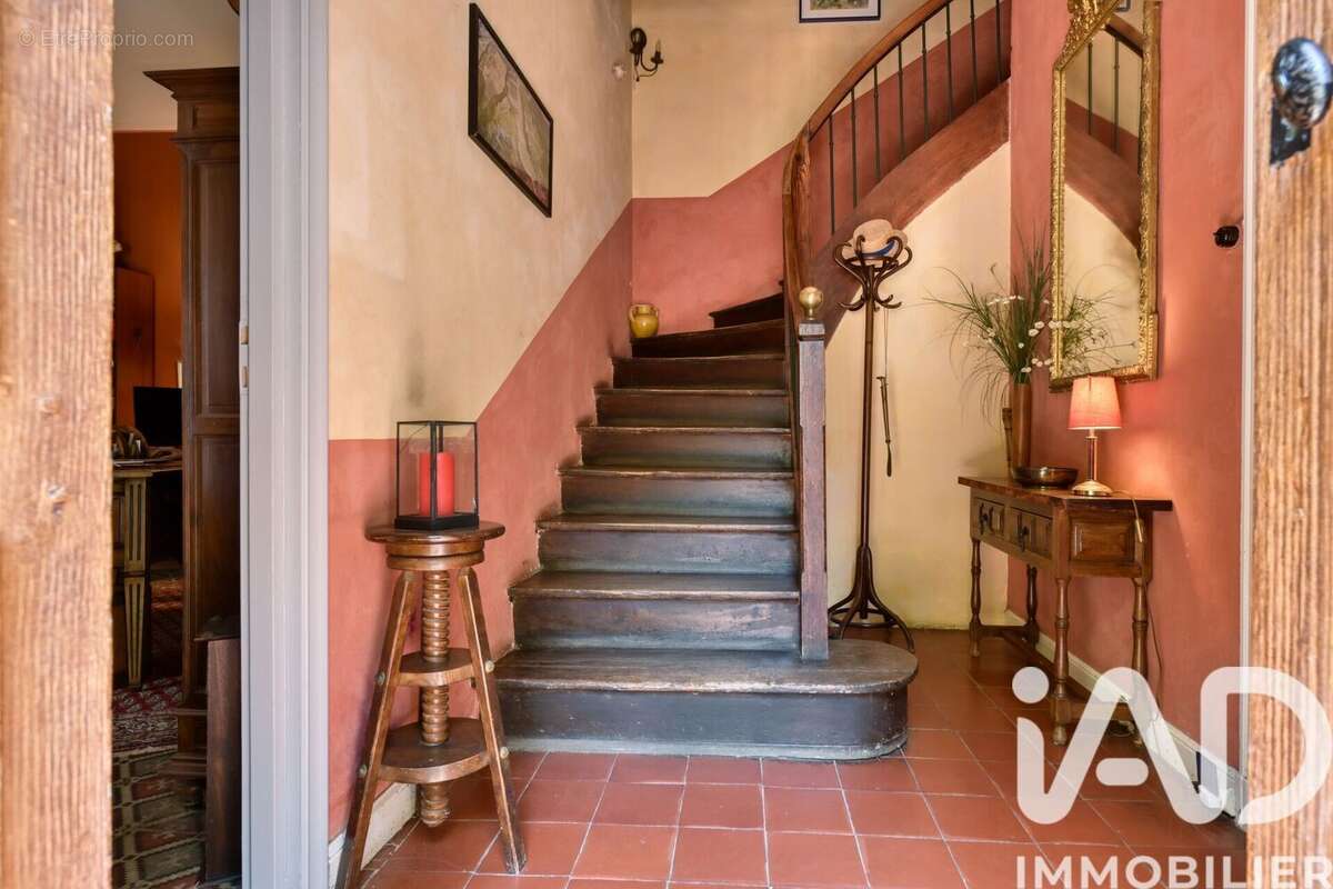 Maison 845 m² à Monze  - photo 9