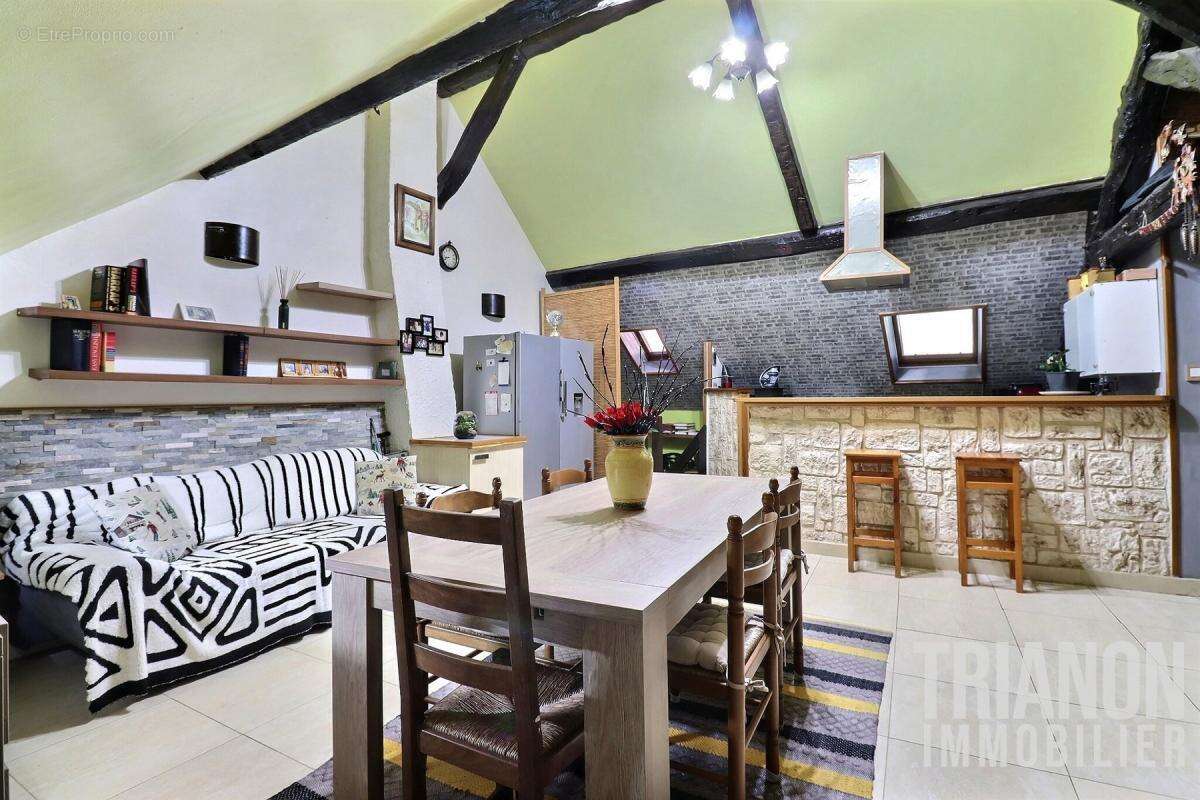 Appartement à VAUX-SUR-SEINE