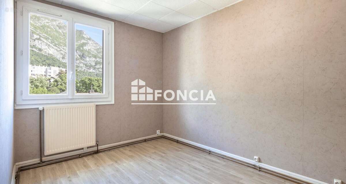 Appartement à SAINT-EGREVE