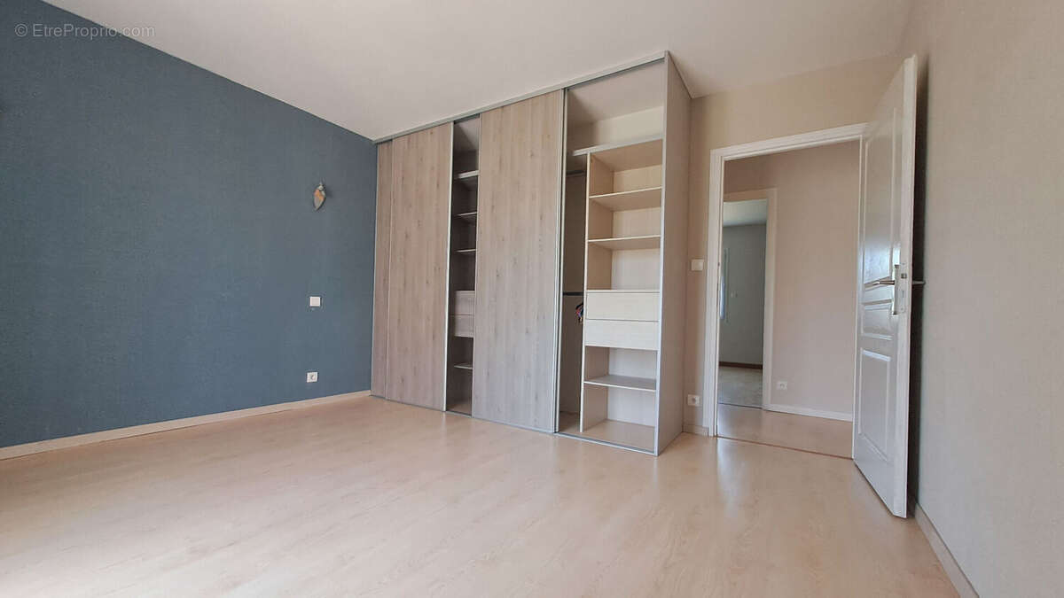 Maison à FAYE-SUR-ARDIN