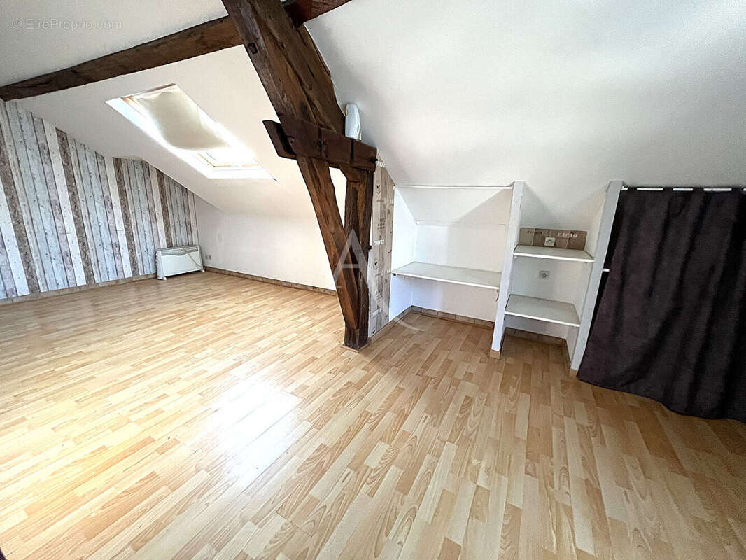 Maison à NEUILLE-PONT-PIERRE
