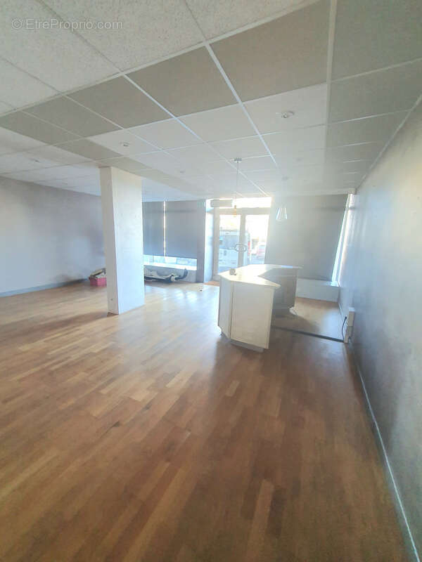 Commerce à LAGUIOLE