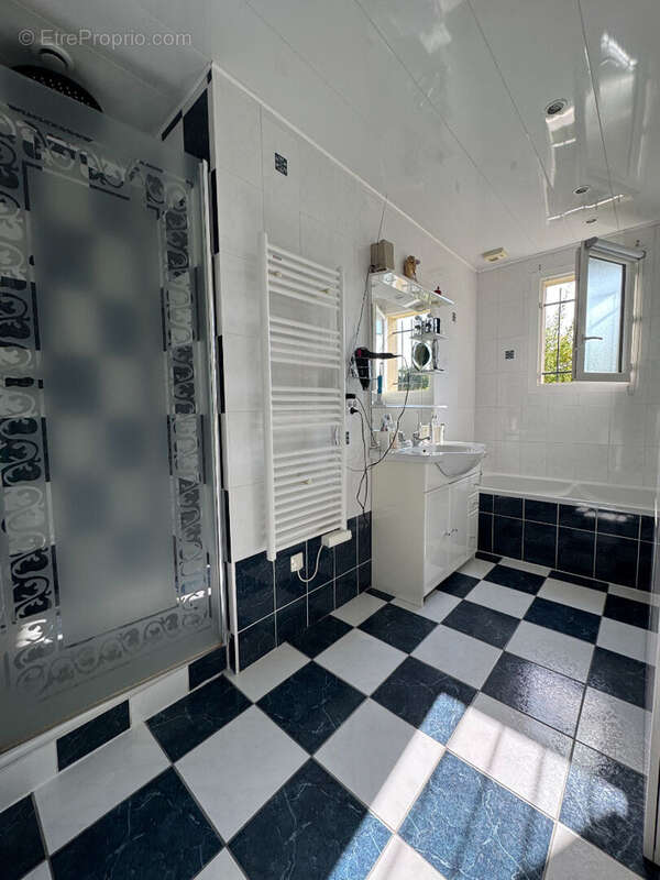 Maison à SAINT-ETIENNE-DU-BOIS