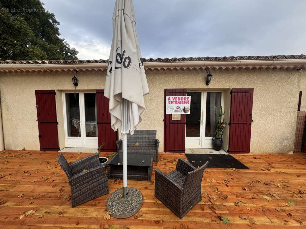 Commerce à LA ROQUE-SUR-CEZE