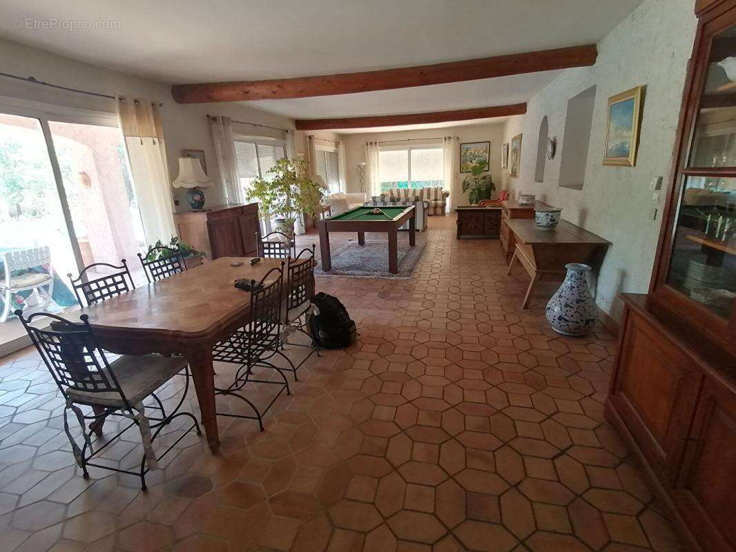 Maison à SAINT-CYR-SUR-MER
