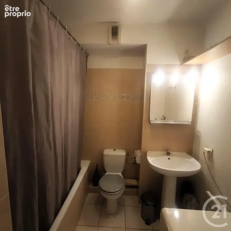 Appartement 1 pièce 31 m² à vendre à Villeneuve-Loubet (06270) - photo 8