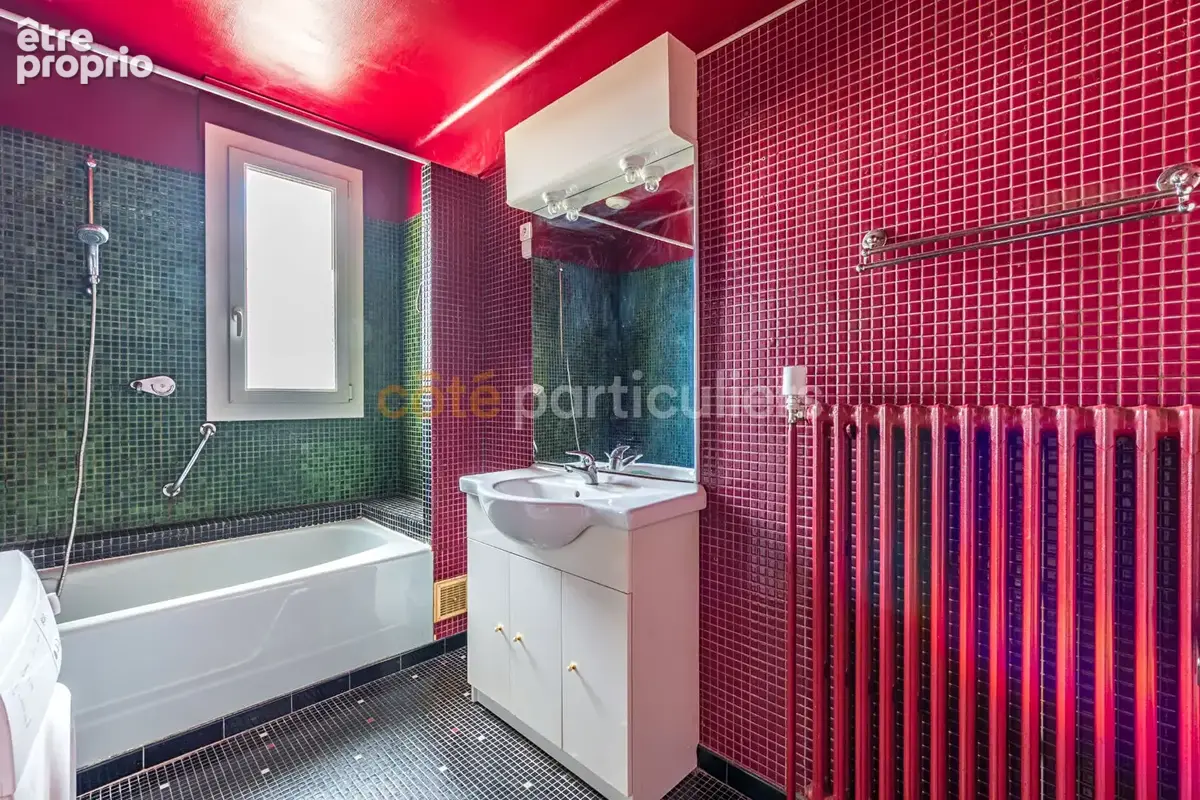 La roche sur yon  --  le bourg sous la roche  --  maison --  11 pieces -- 272 m2 -- 7 chambres -- terrain 826 m2 --  impasse cal - photo 8