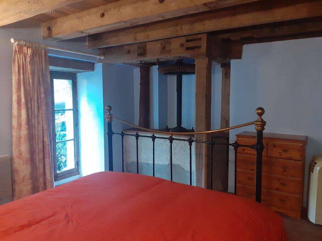 CHAMBRE - Maison à ASNIERES-SUR-BLOUR