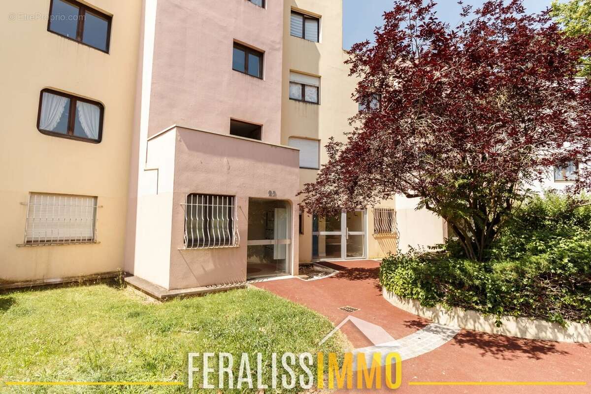 Appartement F2/F3 avec balcon, parking et cave - Emplacemen - photo 16