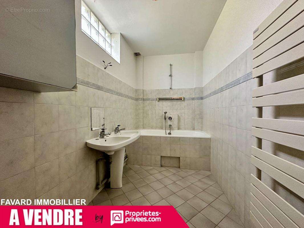 Grande maison familiale 238 m² - 7 chambres - jardin & garages - Brive-la-Gaillarde - photo 11
