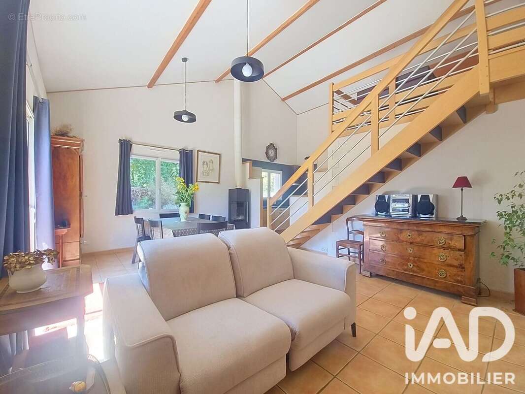 Maison 87 m² à Saint-Hilaire-De-Chaleons  - photo 5