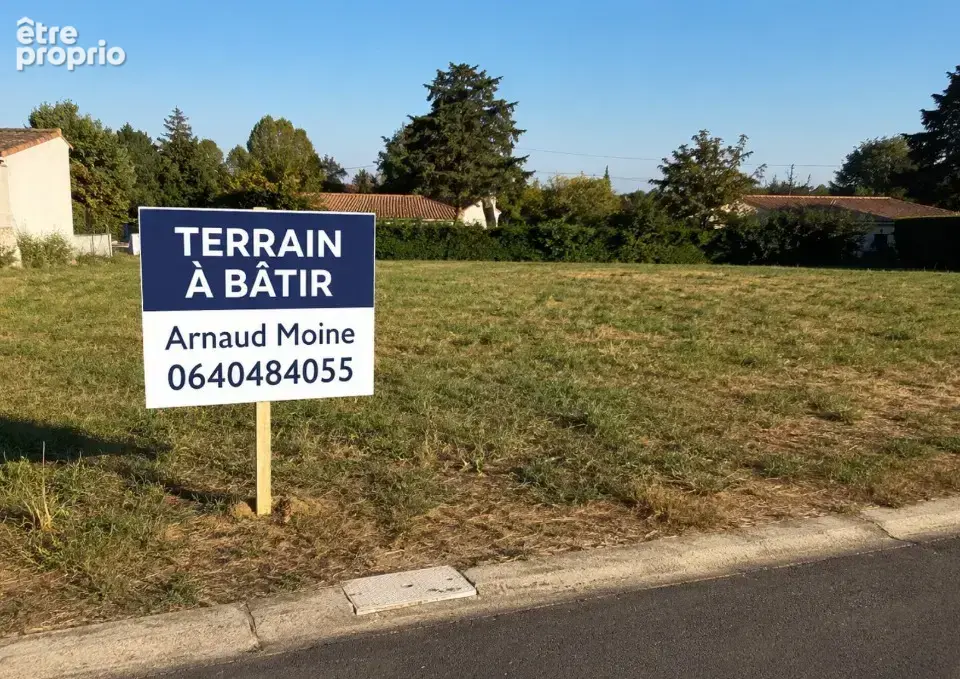 Terrain à LA GENEVRAYE