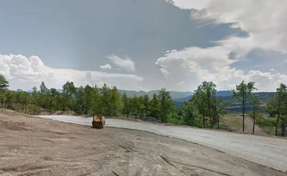 Terrain à PELLEAUTIER