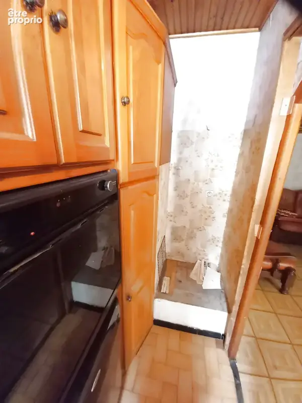 Bel Immeuble 2 Appartements et grand Garage. - photo 38