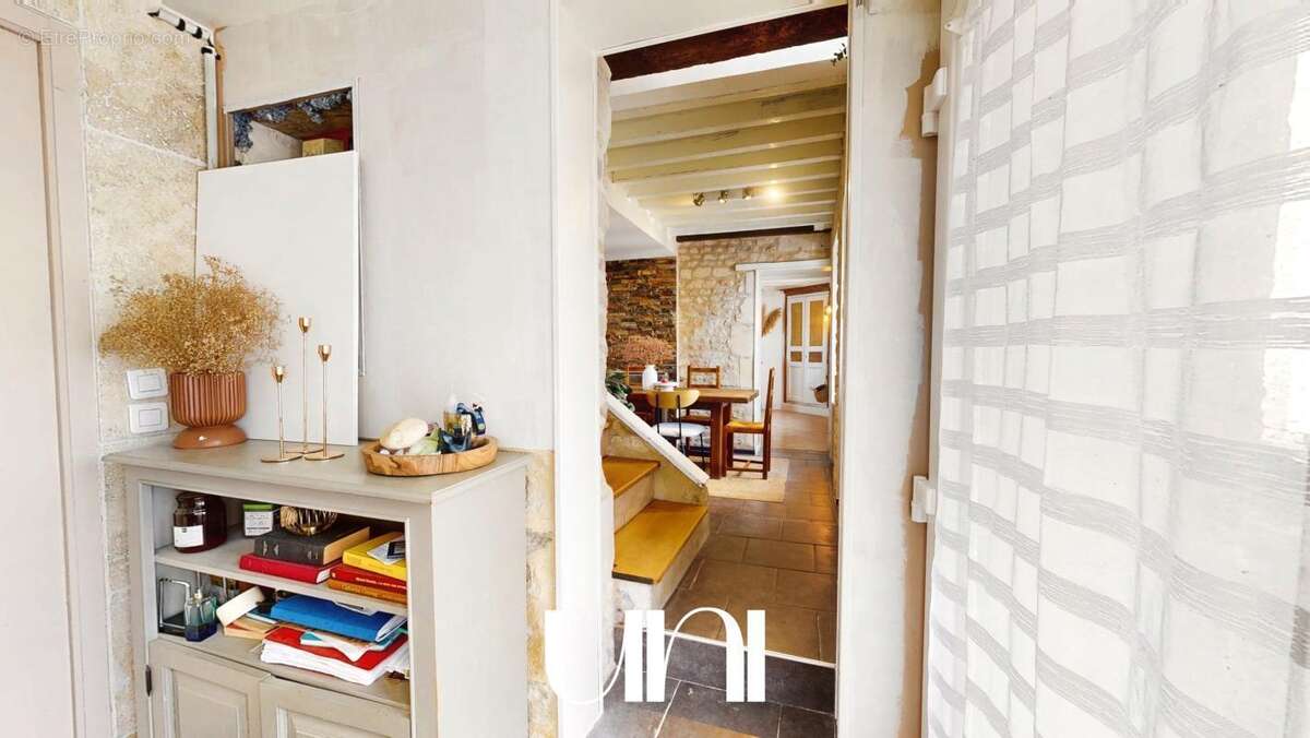 Maison 5 pièces 160 m² en pierre - photo 8