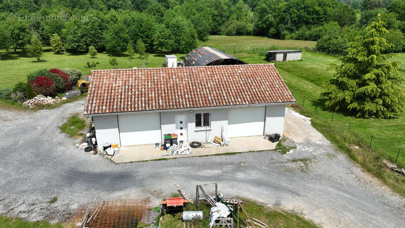 Maison à CASTELNAU-D&#039;AUZAN