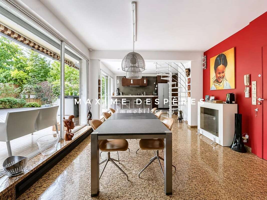 Appartement à NEUILLY-SUR-SEINE