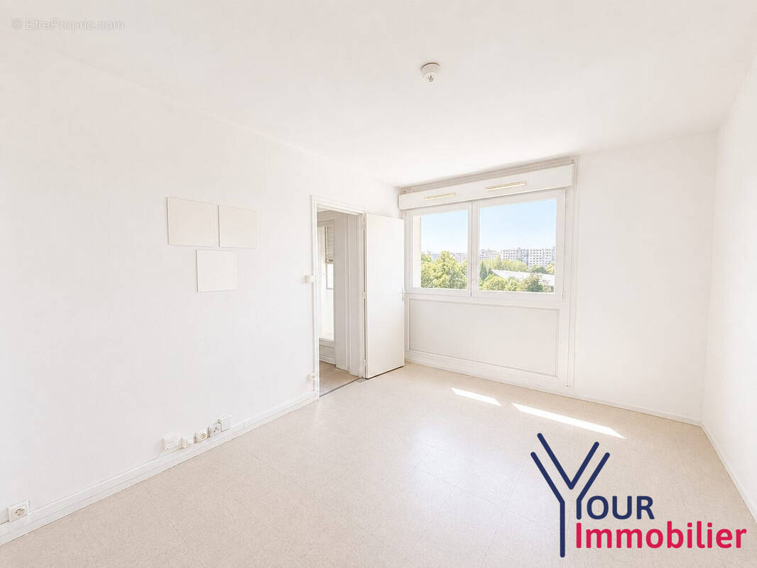 Appartement 54 m² à Vaulx-En-Velin  - photo 4