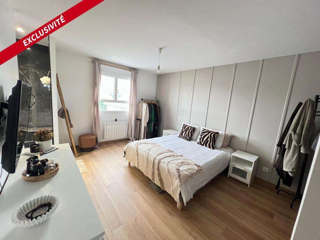 Maison à SAINT-MACAIRE-EN-MAUGES