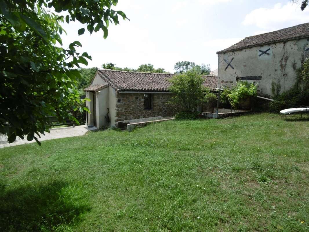 Maison à MOUTIERS-SOUS-ARGENTON
